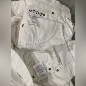 White mother jeans size 29. Cropped
